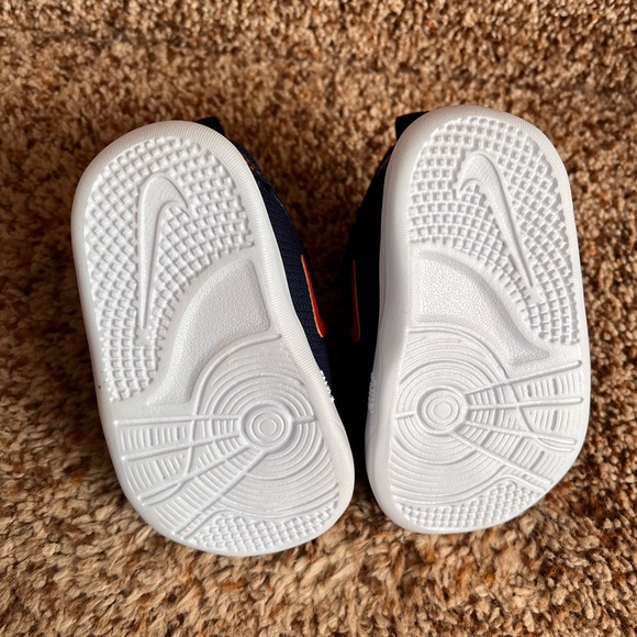 Size 3 infant Nike tennis shoes - Picture 4 of 4